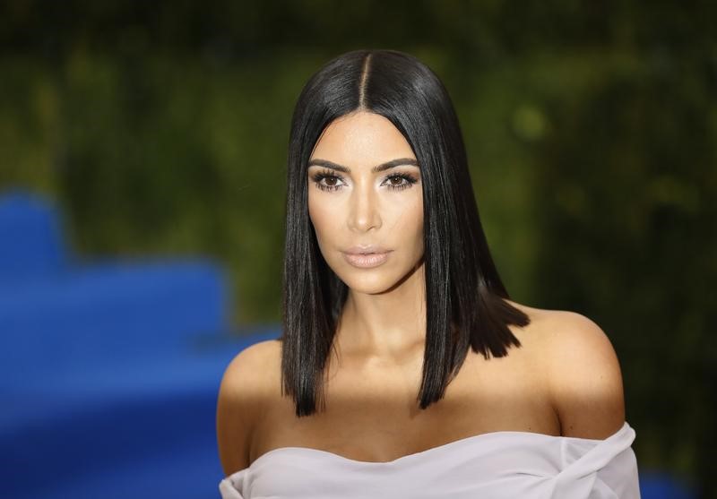 © Reuters. Kim Kardashian habría recurrido a la gestación subrogada para su tercer bebé