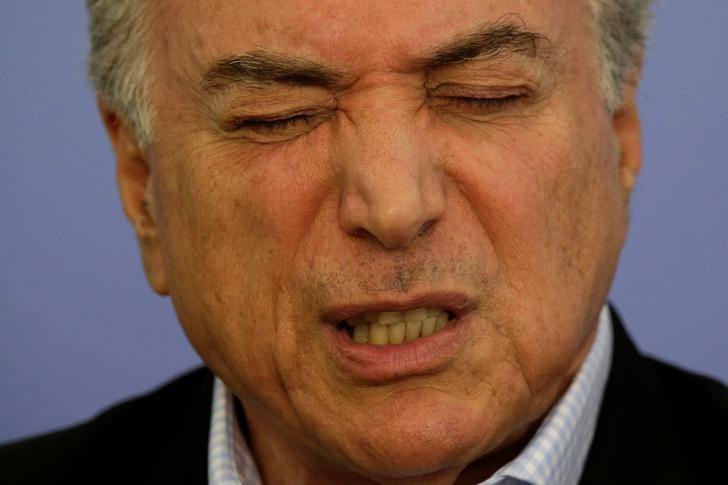 © Reuters. قاض برازيلي يرفع تحقيقا في مزاعم تورط الرئيس تامر في قضايا فساد للمدعي العام