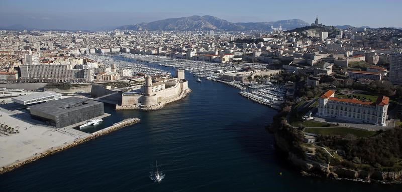 © Reuters. MARSEILLE: FIN DES GARDES À VUE DANS L'ENQUÊTE SUR LE MARCHÉ DE L'EAU