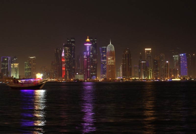 © Reuters. Buildings are seen on a coast line in Doha