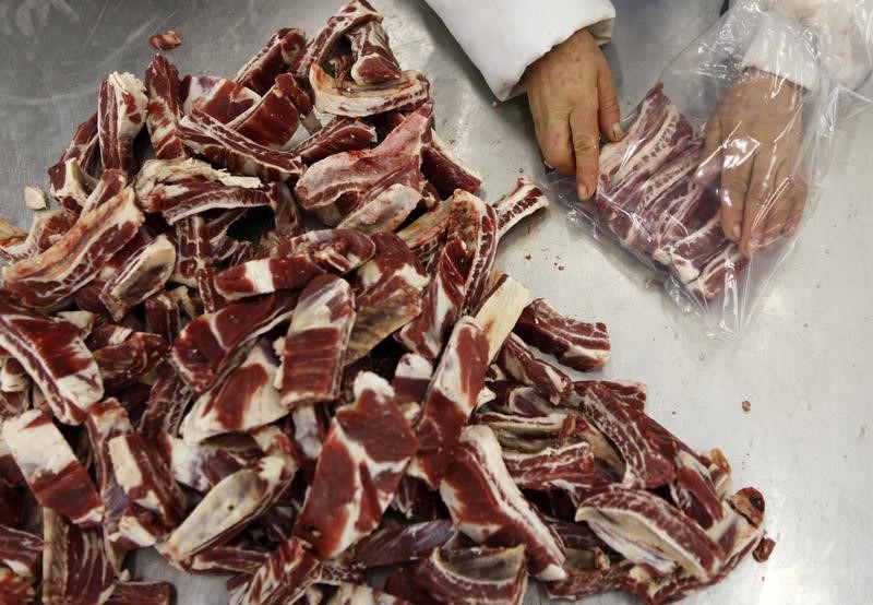 © Reuters. EEUU suspende importación de carne fresca de Brasil al no pasar controles de seguridad