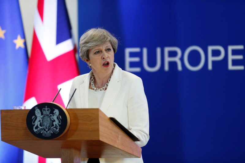 © Reuters. British Prime Minister Theresa May addresses a news conference at the EU summit in Brussels