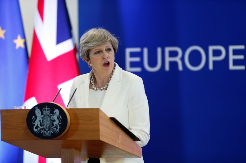 © Reuters. La UE permanece escéptica sobre la oferta de derechos de May tras el 