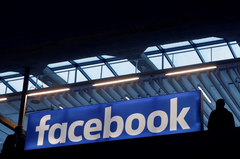 © Reuters. FILE PHOTO: Facebook logo is seen  at a start-up companies gathering at Paris' Station F in Paris