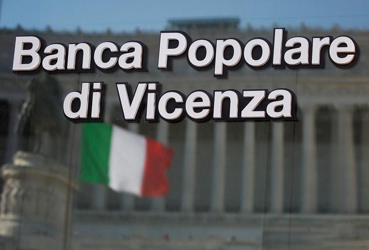 © Reuters. A Banca Popolare di Vicenza sign is seen in Rome