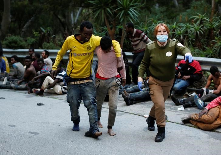 © Reuters. إنقاذ 200 مهاجر قبالة ساحل إسبانيا