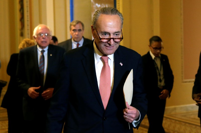 © Reuters. U.S. Senate Minority Leader Chuck Schumer (D-NY) arrives to talk to the media on the president's FY2018 budget proposal on Capitol Hill in Washington