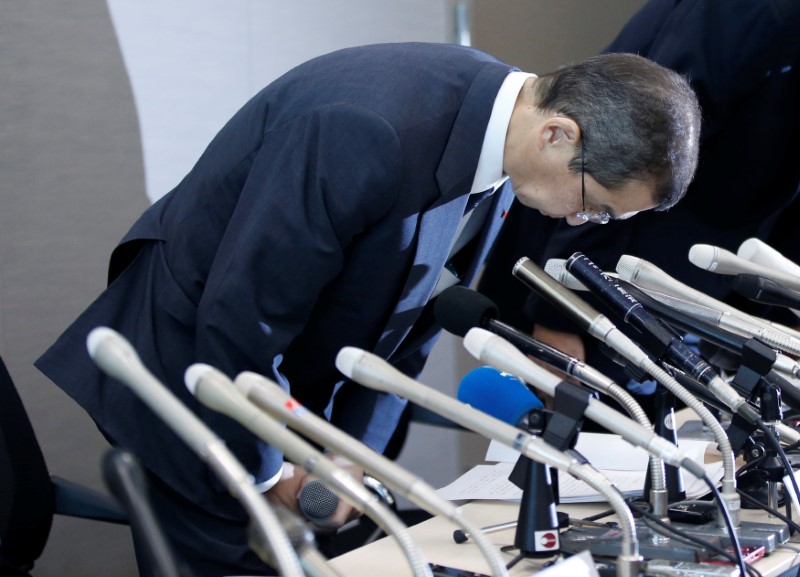© Reuters. Takata Corp. Chairman and CEO Shigehisa Takada attends a news conference after its decision to file for bankruptcy protection in Tokyo