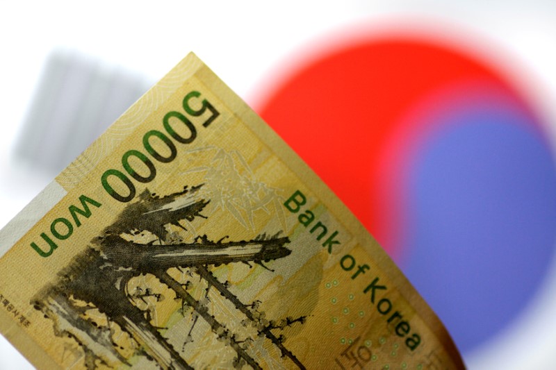 © Reuters. FILE PHOTO: Illustration photo of a South Korean Won note