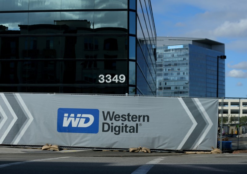 © Reuters. FILE PHOTO: A Western Digital office building is shown in Irvine, California
