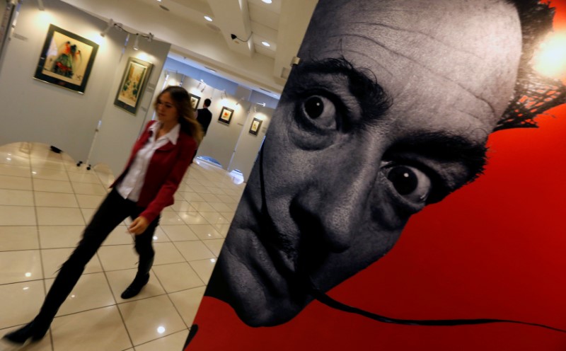 © Reuters. Una juez ordena la exhumación del cuerpo de Salvador Dalí tras una demanda de paternidad