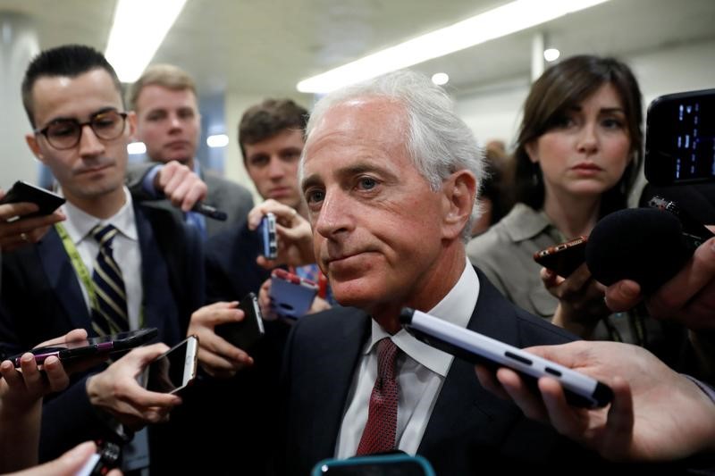 © Reuters. FILE PHOTO: Sen. Bob Corker (R-TN) speaks to reporters about recent revelations of President Donald Trump sharing classified information with Russian Officials on Capitol Hill