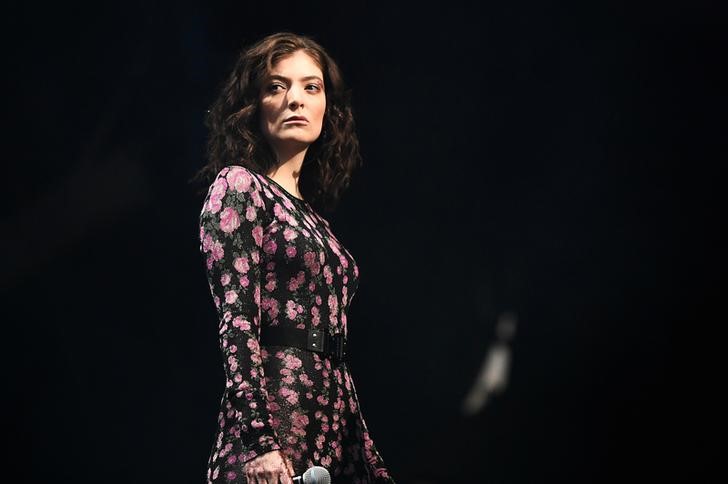 © Reuters. Cantora Lorde durante apresentação no Festival Glastonbury, no Reino Unido