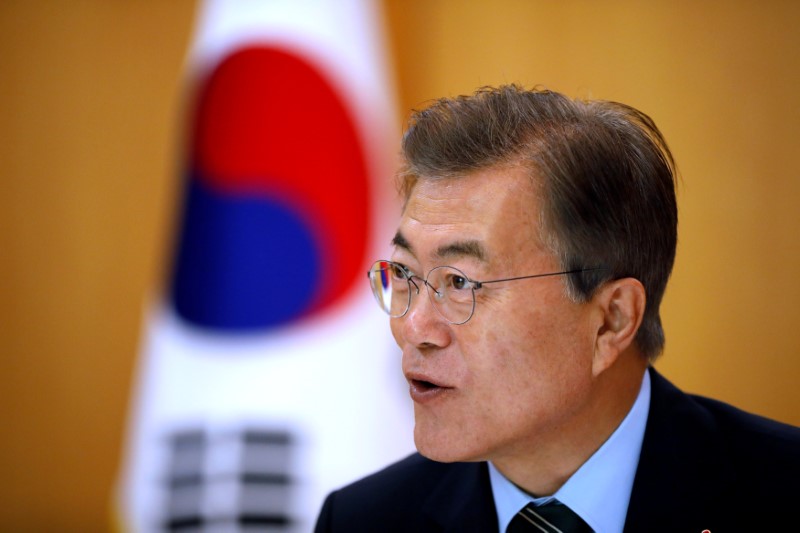 © Reuters. South Korean President Moon Jae-in speaks during Reuters interview in Seoul