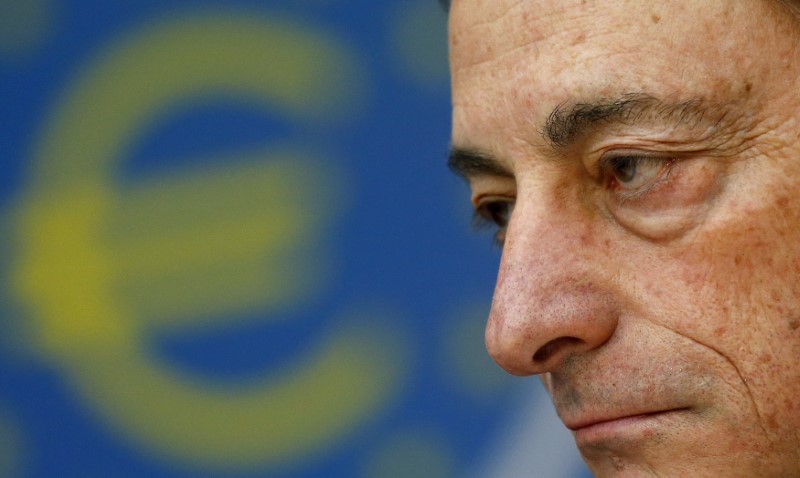 © Reuters. Draghi del BCE dice aún son necesarios estímulos pese a recuperación económica