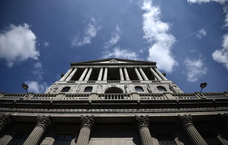 © Reuters. El Banco de Inglaterra eleva los requisitos de capital para la banca