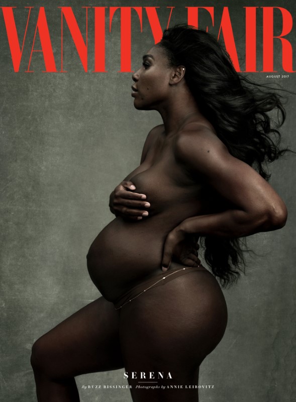 © Reuters. A pregnant Serena Williams poses in a Vanity Fair cover photograph by Annie Liebovitz