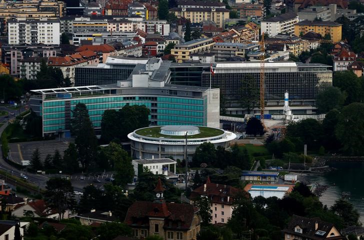 © Reuters. The headquarters of Swiss food giant Nestle is pictured from Chardonne above Vevey