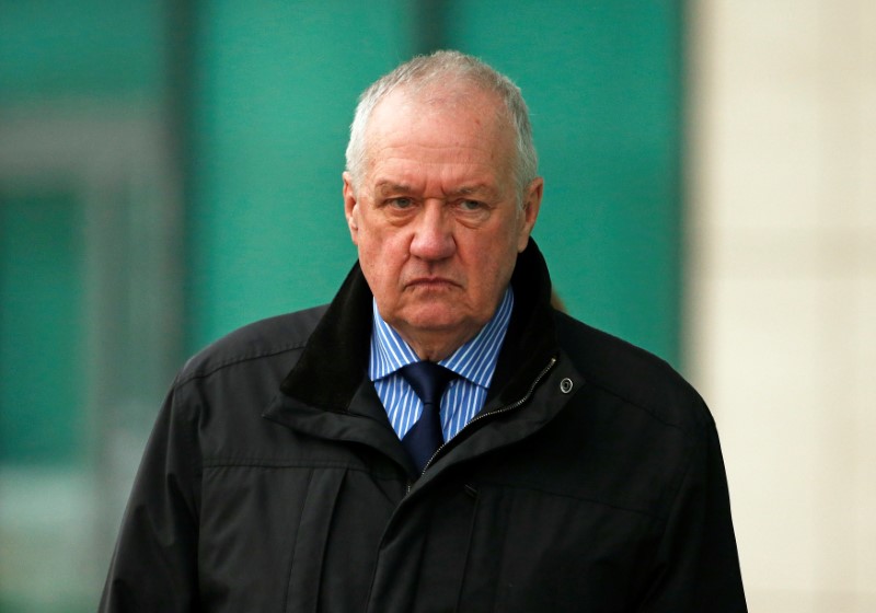 © Reuters. Ex-superintendente-chefe de polícia David Duckenfield, que estava a cargo das operações policiais em Hillsborough, em Warrington, na Inglaterra