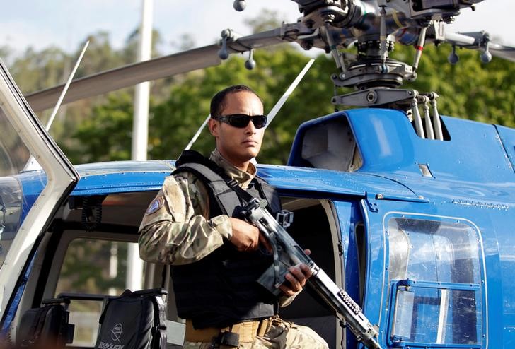 © Reuters. Policial venezuelano Óscar Pérez em Caracas