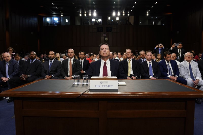 © Reuters. Former FBI Director Comey testifies before a Senate Intelligence Committee hearing in Washington