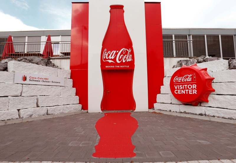 © Reuters. Logo of U.S. beverage group Coca-Cola is seen at a visitors center in Bruettisellen