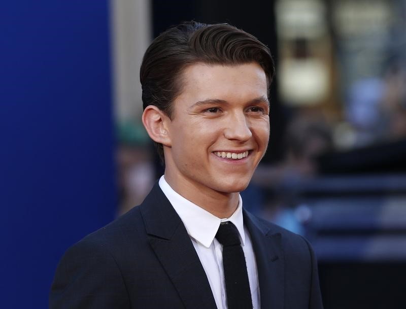 © Reuters. Ator Tom Holland chega para pré-estreia mundial de filme "Homem-Aranha: De volta ao Lar"