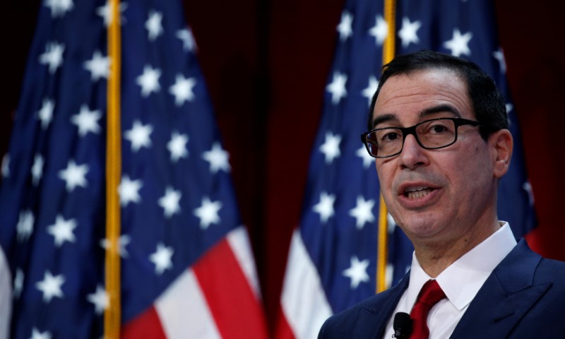 © Reuters. Steve Mnuchin speaks at the SelectUSA Investment Summit in National Harbor in Maryland