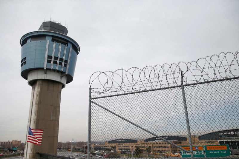 © Reuters. An air traffic control tower is seen at the central terminal of LaGuardia Airport in the Queens borough of New York