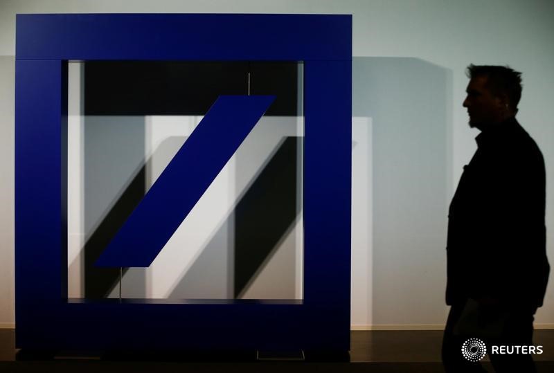 © Reuters. The logo of Deutsche Bank is seen at its headquarters ahead of the bank's annual general meeting in Frankfurt