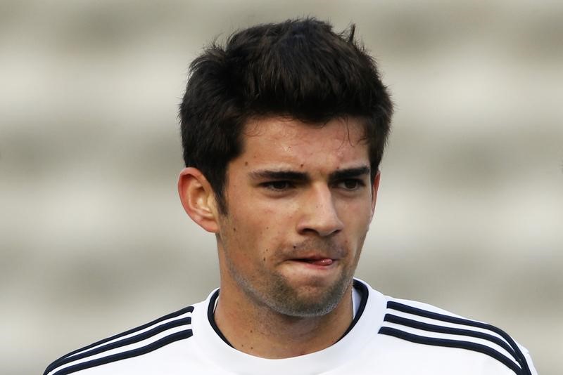 © Reuters. انزو ابن زيدان يترك ريال مدريد وينضم إلى الافيس