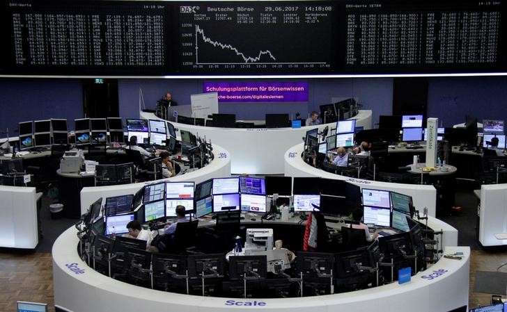 © Reuters. Las acciones europeas se dirigen a su peor mes en un año