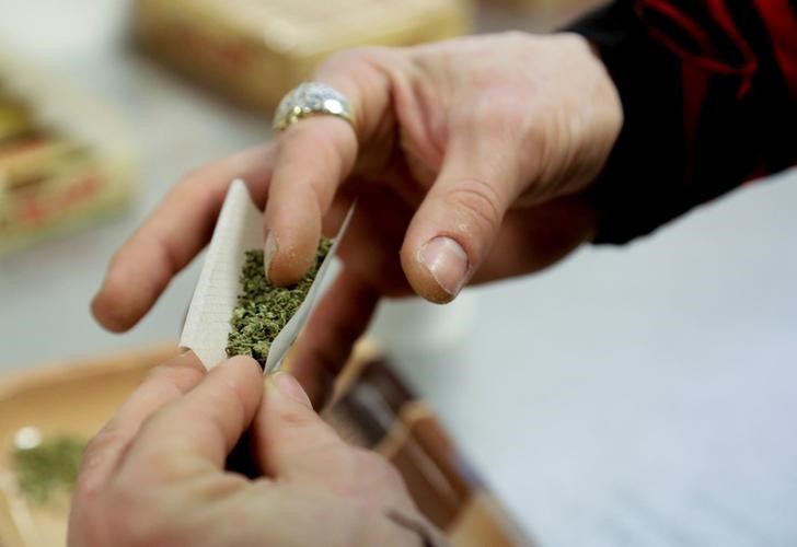 © Reuters. ولاية نيفادا تتيح بيع الماريجوانا لأغراض ترفيهية