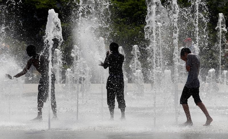 © Reuters. El cambio climático intervino en el junio tórrido en Europa, según un estudio