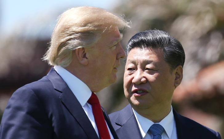 © Reuters. Presidente dos Estados Unidos, Donald Trump, e presidente chinês, Xi Jinping, após encontro bilateral na Flórida