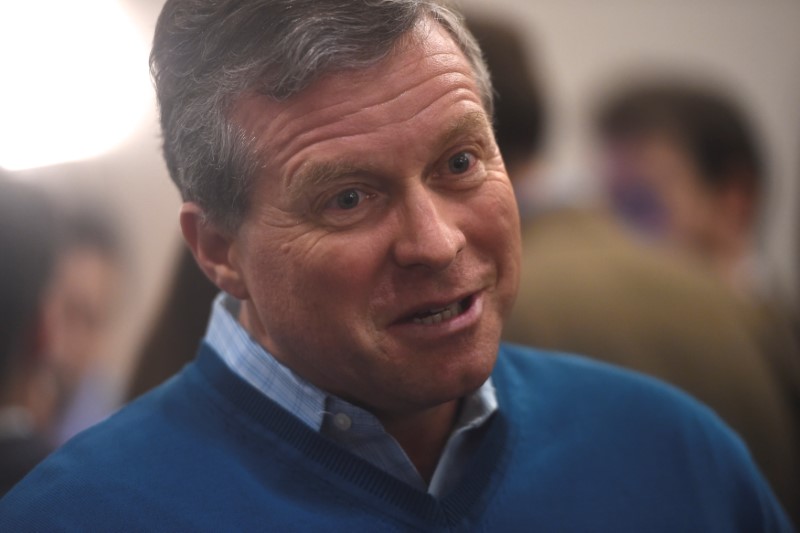 © Reuters. U.S. Representative Charlie Dent is interviewed during the 2017 "Congress of Tomorrow" Joint Republican Issues Conference in Philadelphia, Pennsylvania