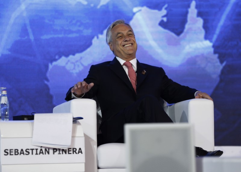 © Reuters. Piñera triunfa con amplia ventaja en las primarias presidenciales de Chile