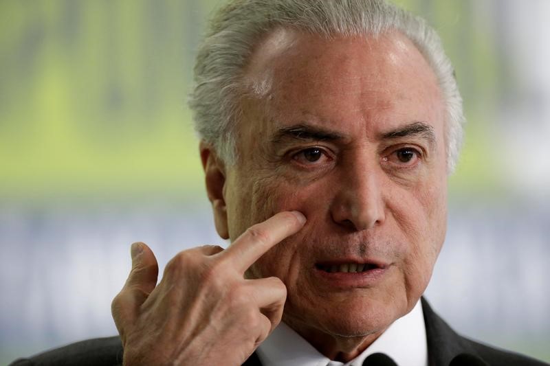 © Reuters. الرئيس البرازيلي تامر يقول اتهامات الفساد ضده "ضعيفة"