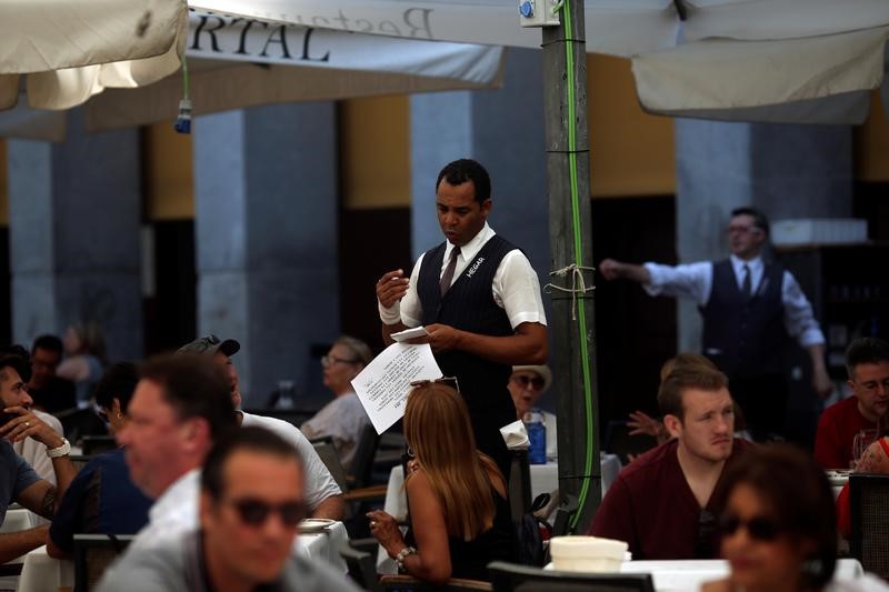 © Reuters. El PMI servicios español crece en junio al ritmo más rápido en 22 meses