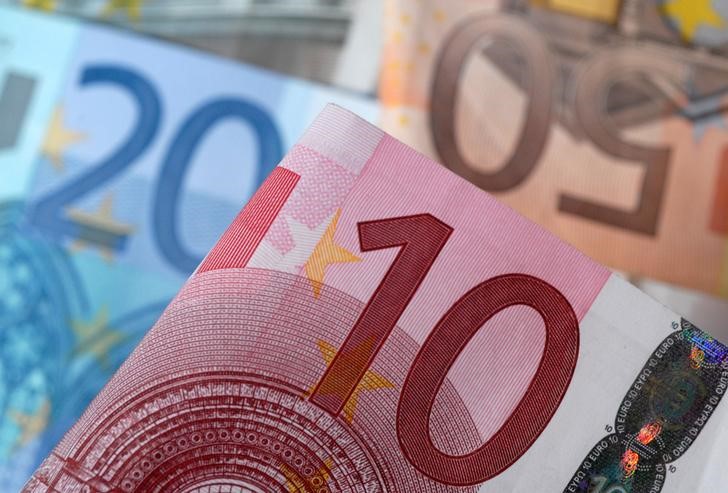 © Reuters. A picture illustration of Euro banknotes