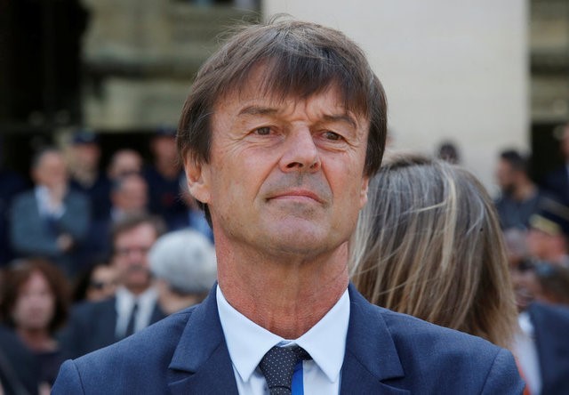 © Reuters. HULOT VEUT AUGMENTER LA TAXE CARBONE DE 40%