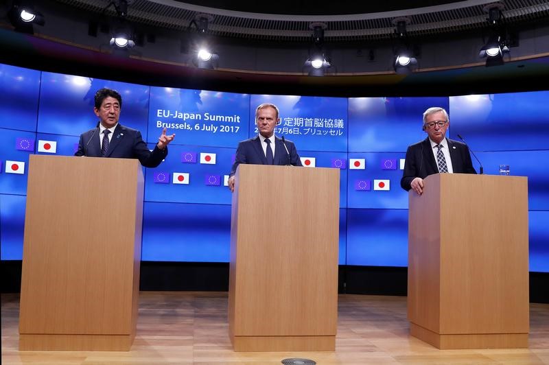 © Reuters. اليابان والاتحاد الأوروبي يبرمان اتفاقا سياسيا يمهد لتحرير التجارة
