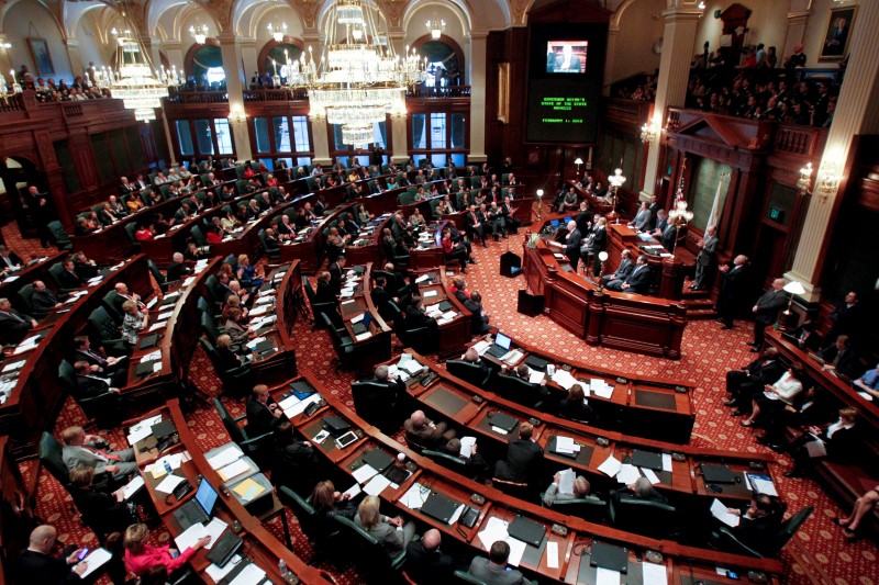 © Reuters. FILE PHOTO: A general view of the  joint session of the General Assembly in the House Chambers of the Illinois State Capitol in Springfield