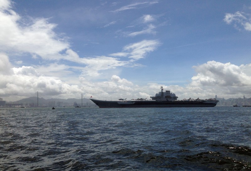 © Reuters. China's aircraft carrier Liaoning sails into Hong Kong