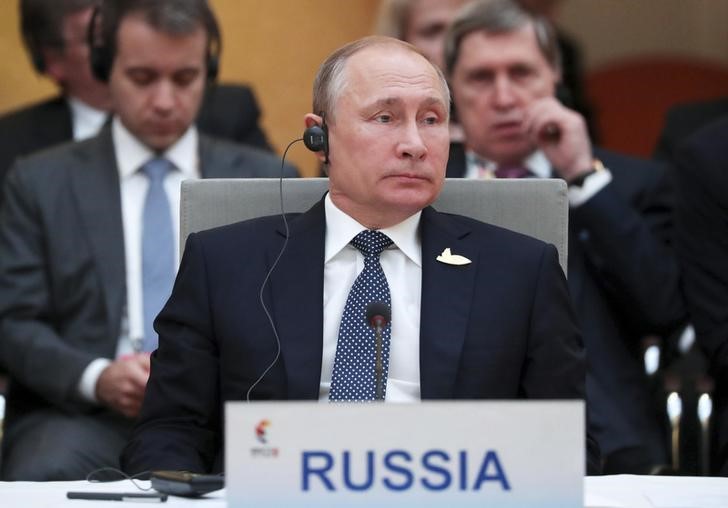 © Reuters. الكرملين: بوتين وترامب يتصافحان في أول لقاء ويجتمعان قريبا