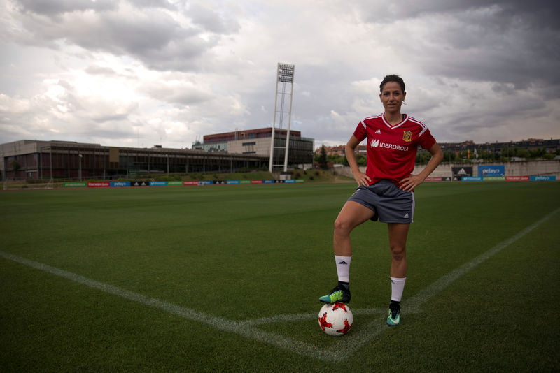 © Reuters. Spain's national soccer team Vicky Losada poses after a training session prior to the upcoming Women's European Championship in Las Rozas