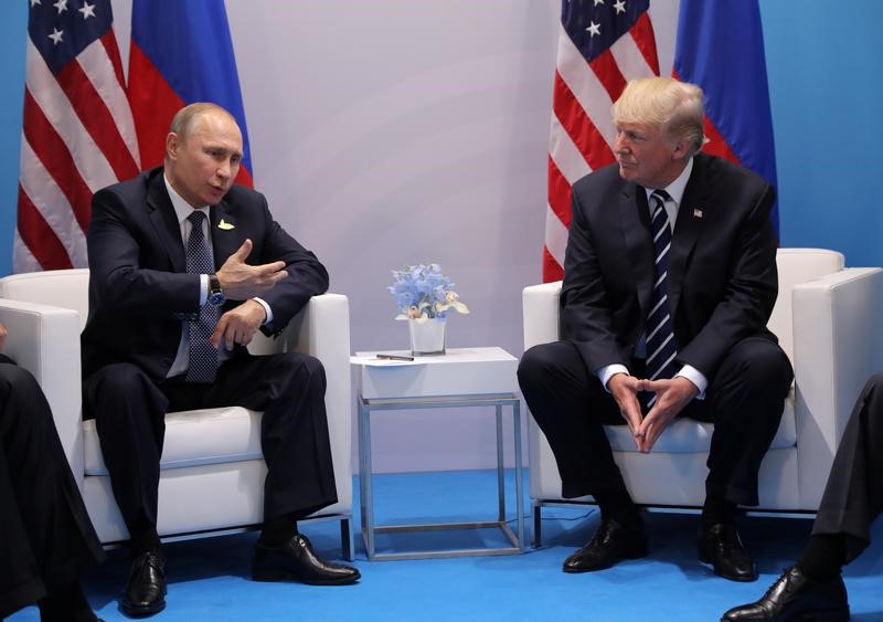 © Reuters. ترامب يصف أول لقاء مع بوتين بأنه "شرف"