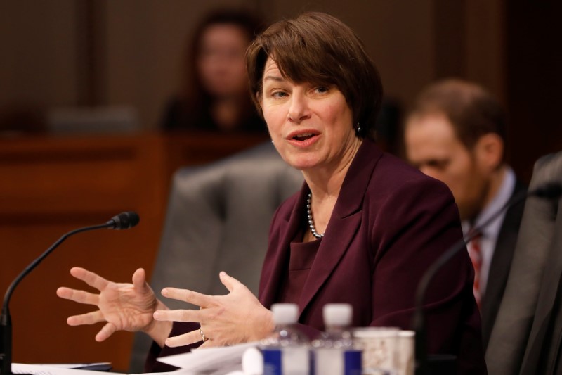 © Reuters. Sen. Amy Klobuchar (D-MN) speaks during a meeting of the Senate Judiciary Committee to discuss the nomination of Judge Neil Gorsuch to the Supreme Court on Capitol Hill