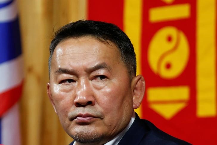 © Reuters. فوز نجم سابق للفنون القتالية بانتخابات الرئاسة في منغوليا