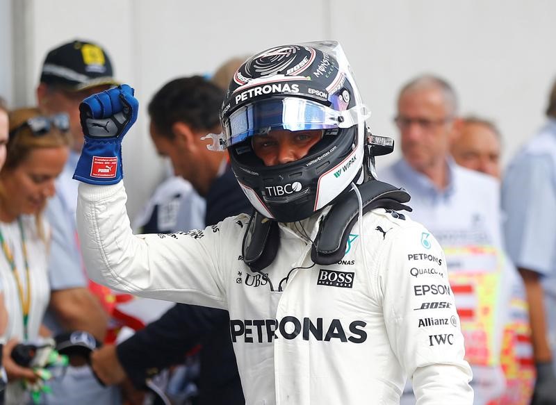 © Reuters. بوتاس أول المنطلقين في سباق جائزة النمسا الكبرى